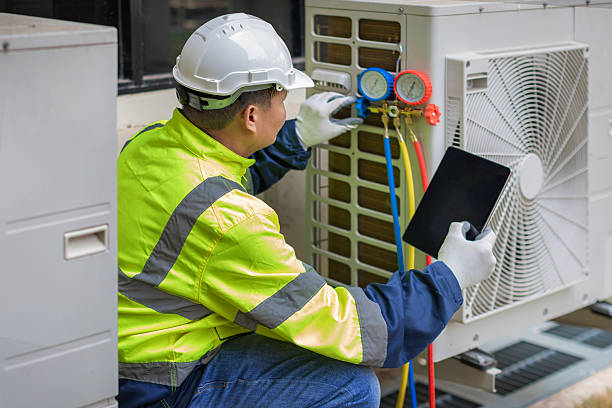 Professional Heat Pump Repair technician working in Morris, IL